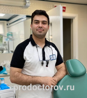 Фотография с изображением руководителя