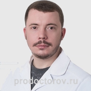 Фотография с изображением руководителя