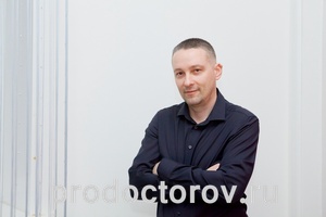 Фотография с изображением руководителя