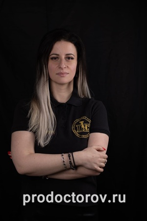 Фотография с изображением руководителя