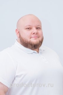 Фотография с изображением руководителя