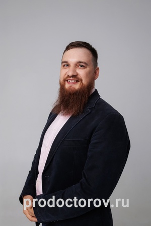 Фотография с изображением руководителя