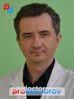 Фотография с изображением руководителя