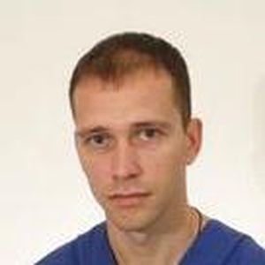 Yosh dominatrix yigitning yuziga otirib, uni kunnilingus qilishga majbur qiladi Men jinsiy aloqa uchun pul tolayman