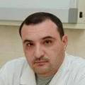 Челюстноилицевая больница в махачкале. Республиканская больница г махачкала челюстно лицевые хирурги. Гамзатов хирург. Гамзатов хирург. Башир хирург.