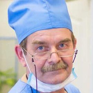 Стоматолог лысьва. Смирнов стоматолог хирург.