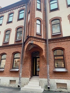 Вход с улицы