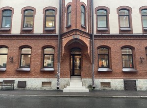 Клиника с улицы