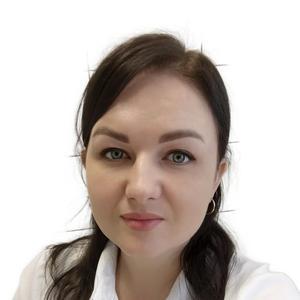 Жиен немере ағасы орыс апаны жыныстық қатынасқа түсуге көндіреді. Қыз тұрып, жігітке оны жалауға рұқсат берді