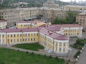 Поликлиника 1 г волгограда. Железнодорожная больница Волгоград. РЖД поликлиника Волгоград. Коммунистическая 7 Волгоград поликлиника РЖД. Поликлиника 1 РЖД Волгоград.